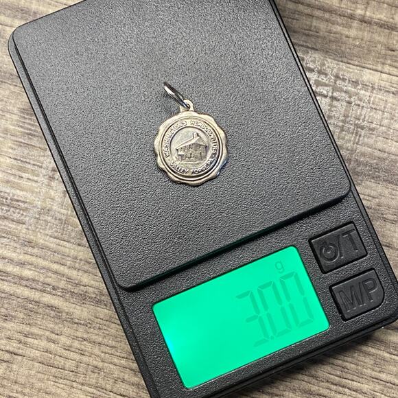 Vintage Bates & Klinke 925 Sterling Silver "Valley Forge" House Pendant Charm - Picture 4 of 4